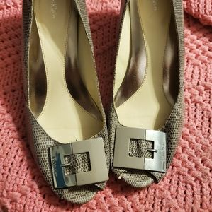 Calvin Klein buckle wedge  sz 10 tan